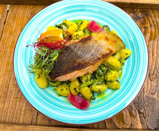 Lazac steak spenótos gnocchival