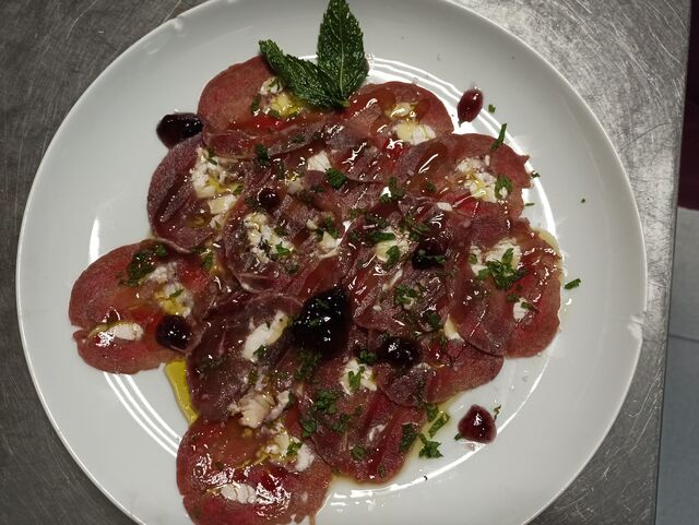 Carpaccio de Ternera relleno de queso de cabra