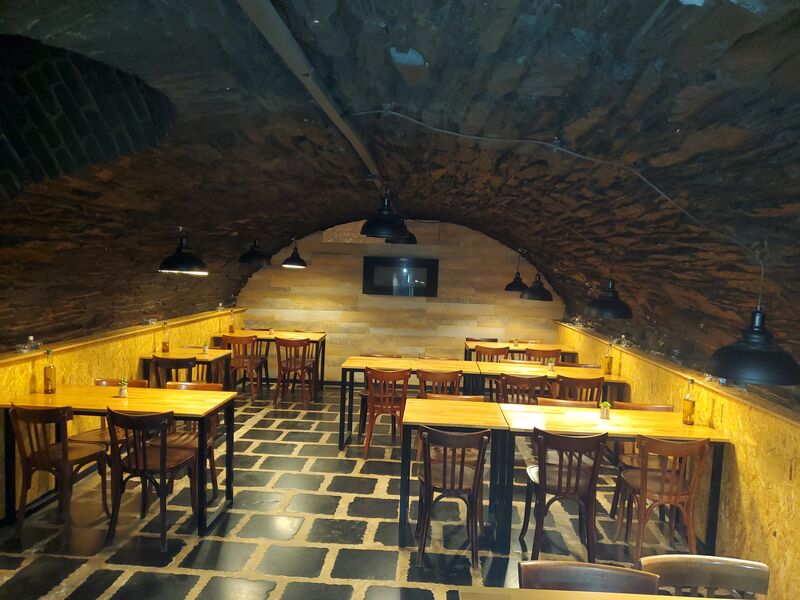 LA CAVE VOUTEE EN ARDOISE