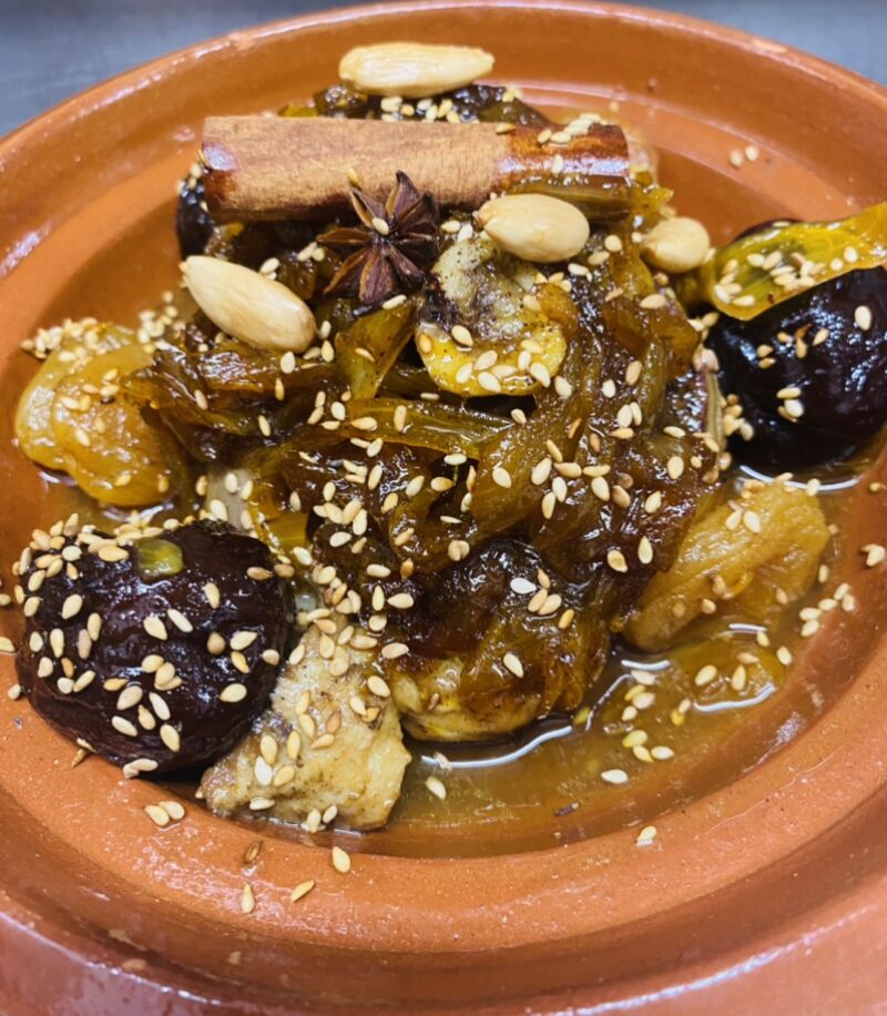 Tagine agneaux aux pruneaux et amandes grillées