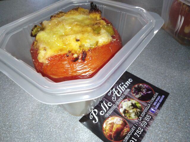 Tomates rellenos una de las cositas del menú de hoy miércoles ?