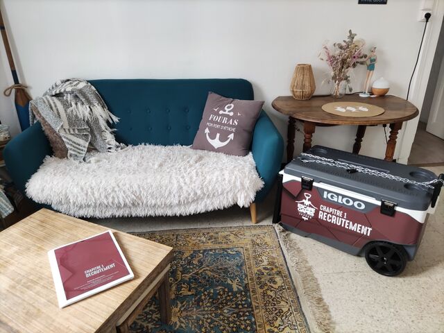 Si vous découvrez cette glacière dans votre salon, c'est que vous êtes victime d'un Escape-anniversaire surprise ...