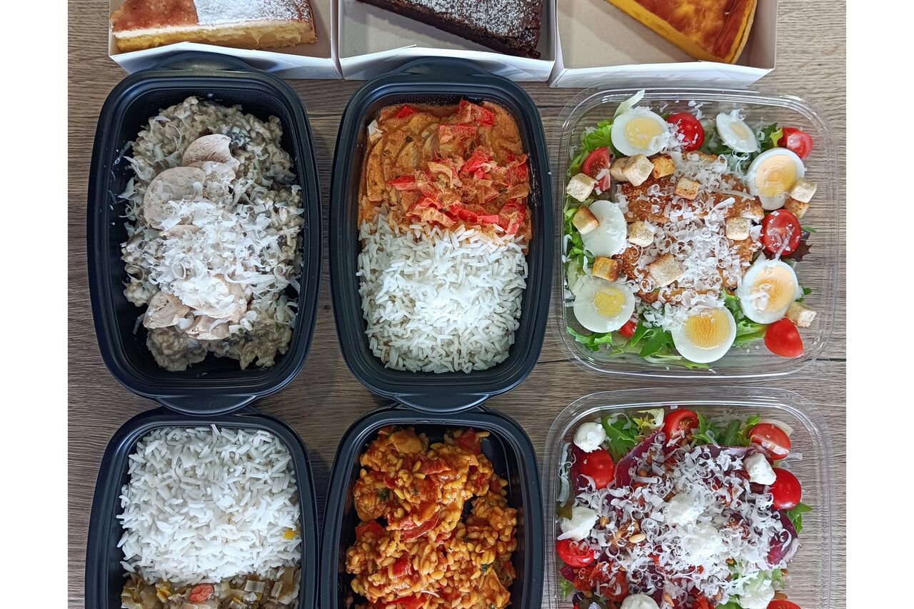 De nombreux plats maison à emporter