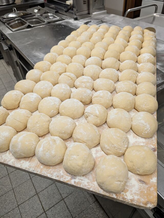 Fertig geschliffene Dampfnudeln