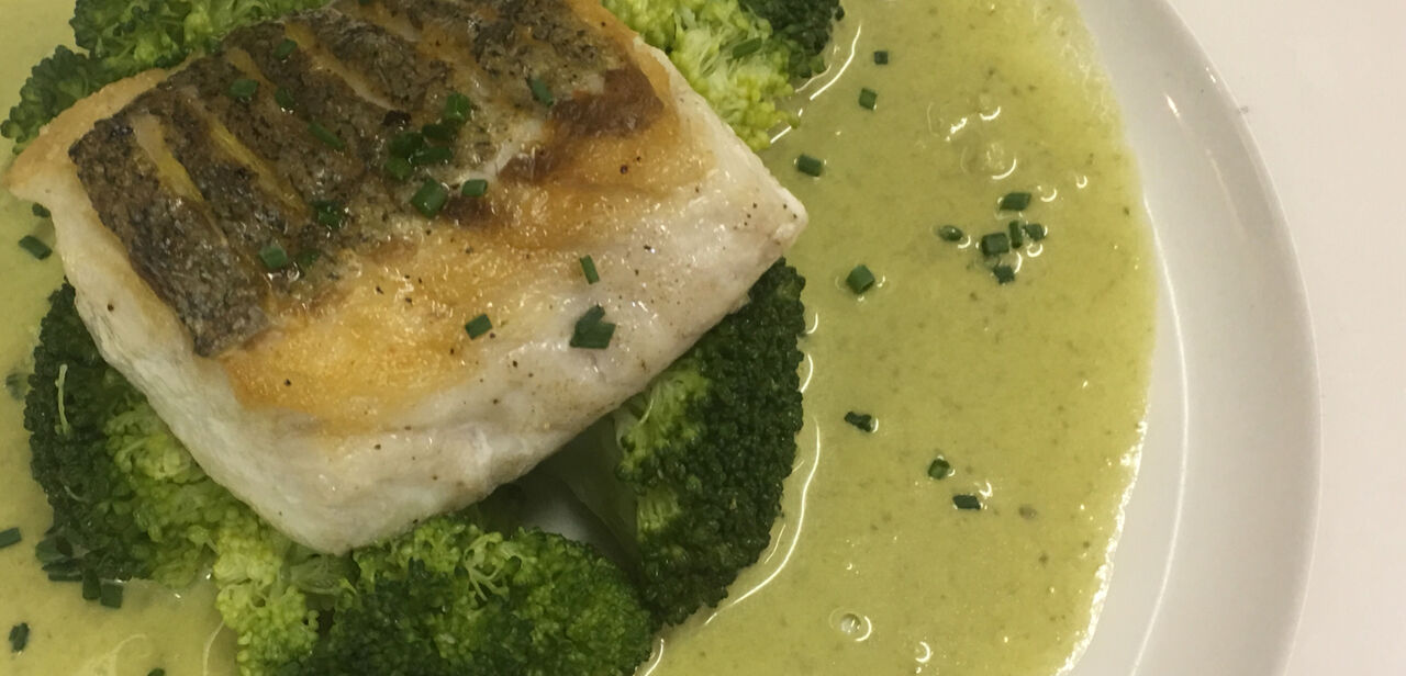 Merluza a la plancha con brócoli