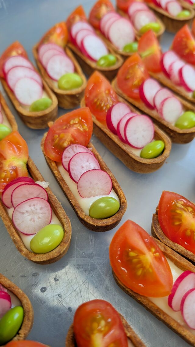 Mini barquette chèvre et petits légumes 