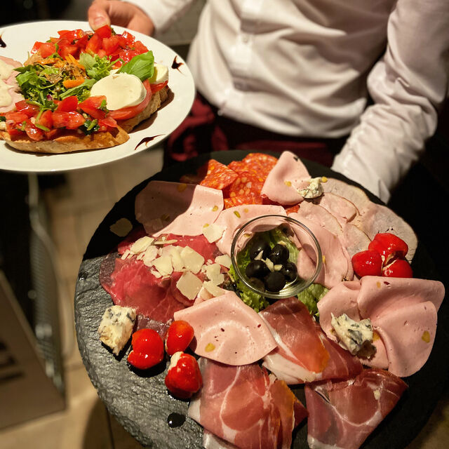 Unser Affettato Misto und Bruschetta 