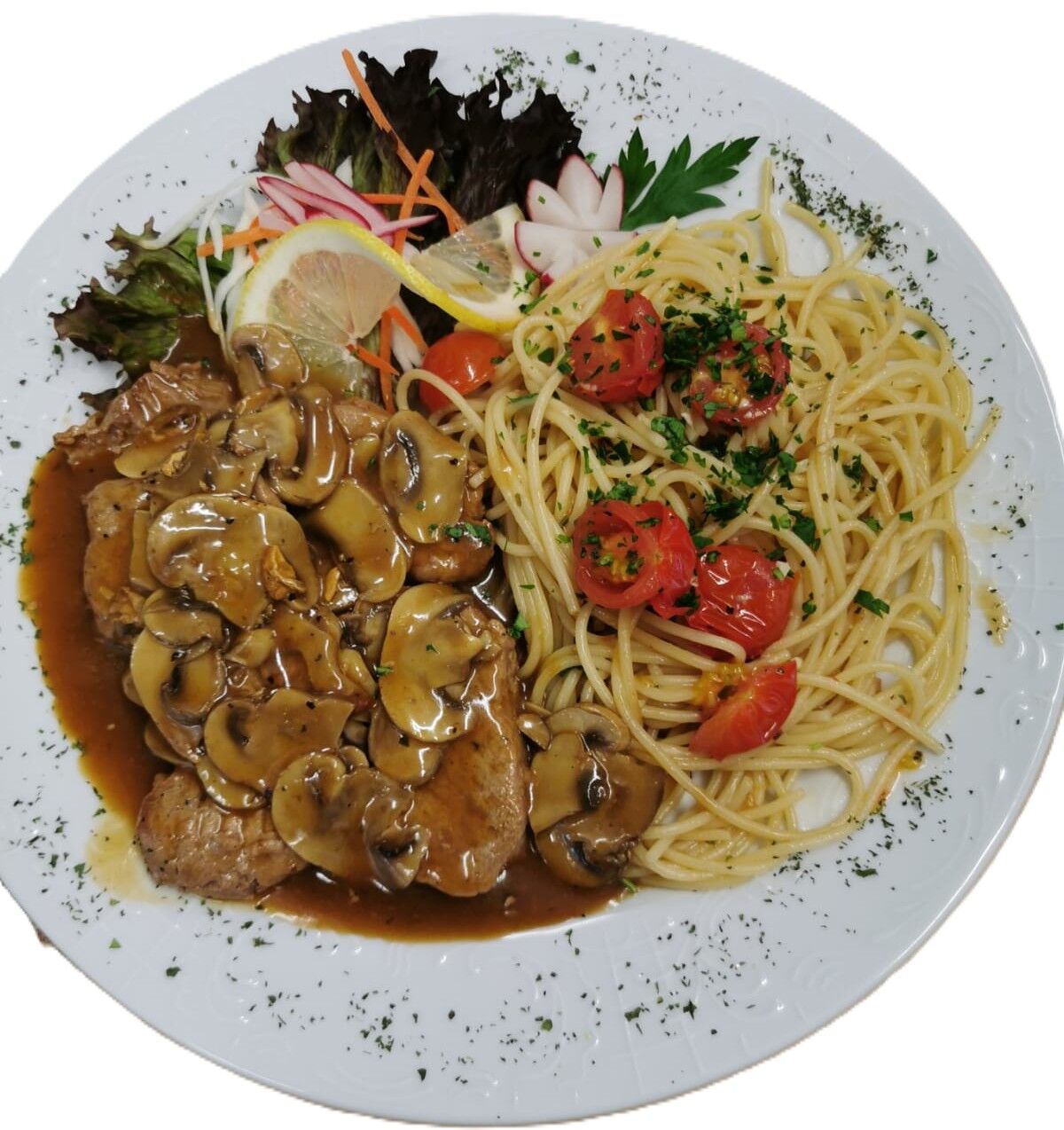 lonza di maiale con funghi e spaghetti crudaiola
