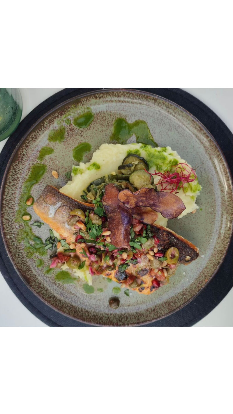 Dos de cabillaud, pommade de pomme de terre & sauce vierge