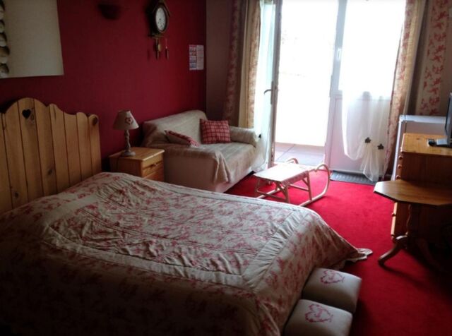 Le tarif d'une nuit pour 1 personne est de 68 €; en formule étape 95 € / pour 2 personnes 82 € la nuit