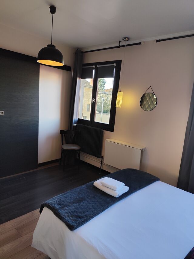 CHAMBRE DOUBLE NUMERO 11 - 78€ 