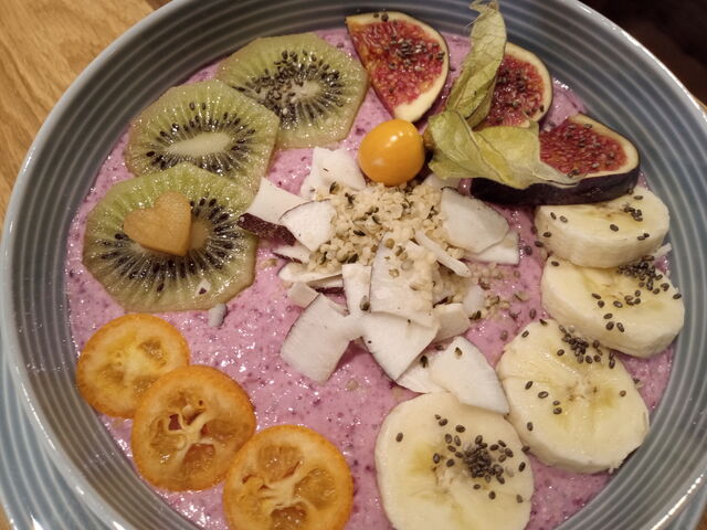 Eine weitere Frühstücksbowl - wenn einem da nicht das Wasser im Mund zusammen läuft ...