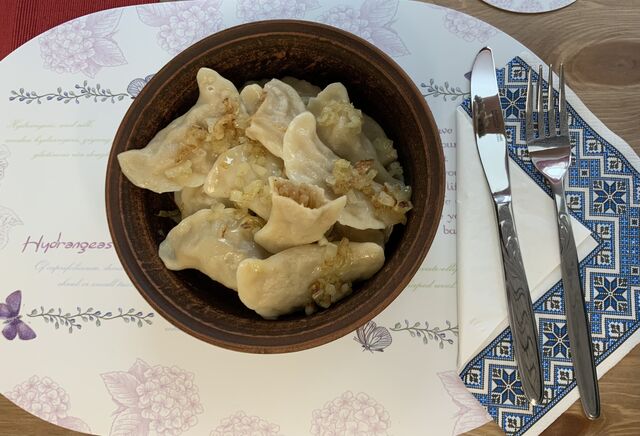 Wareniki wahlweise mit Leber, Kartoffeln oder Weißkohl