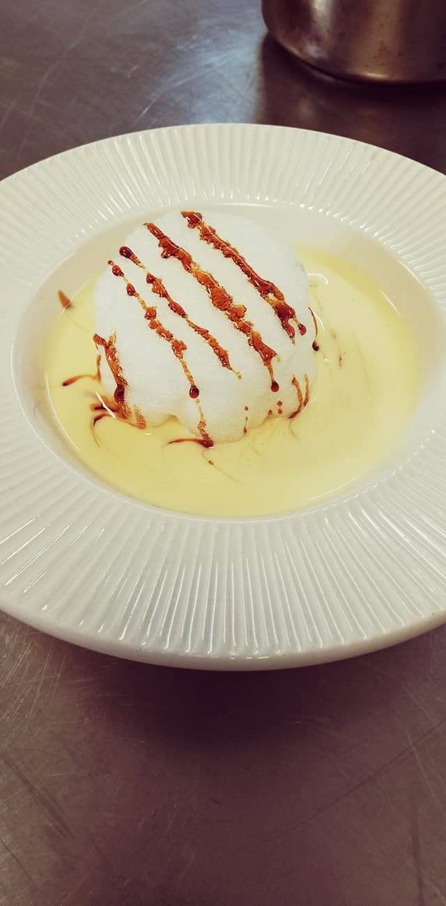Île flottante, dessert du jour