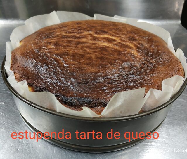TARTA CASERA DE QUESO CON DULCE DE LECHE 