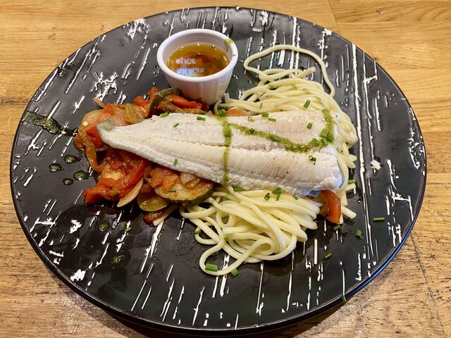 Filet de loup, sauce vierge