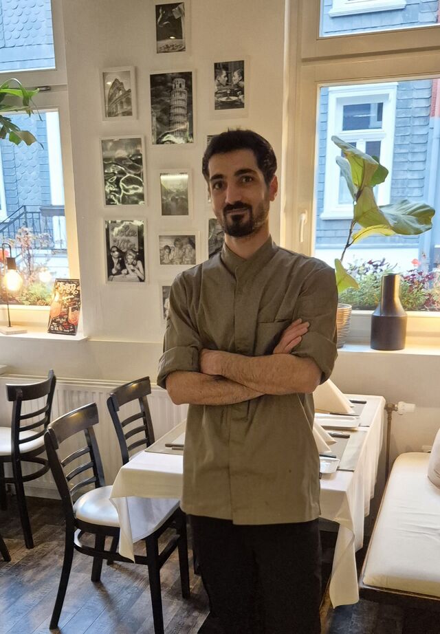 Hasson, Auszubildender Küche