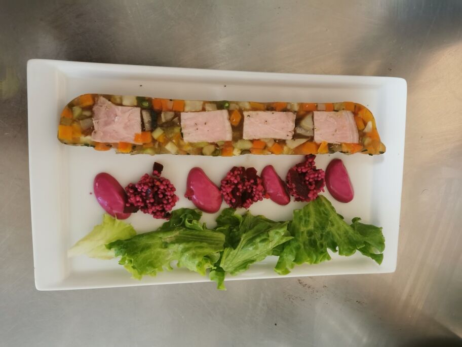 Pressé d'échine de porc et betterave