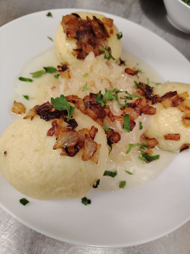 Naše plněné bramborové knedlíky 