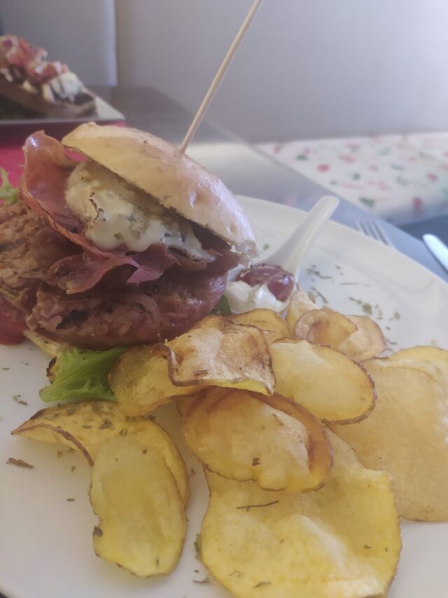 Cebola confitada em Vinho do Porto, Presunto e Queijo da Serra!