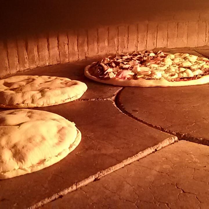 Focacce e Maxi Pizza in cottura