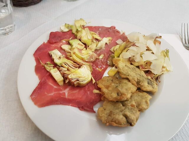 Serata a tema carciofi antipasto Misto ai carciofi