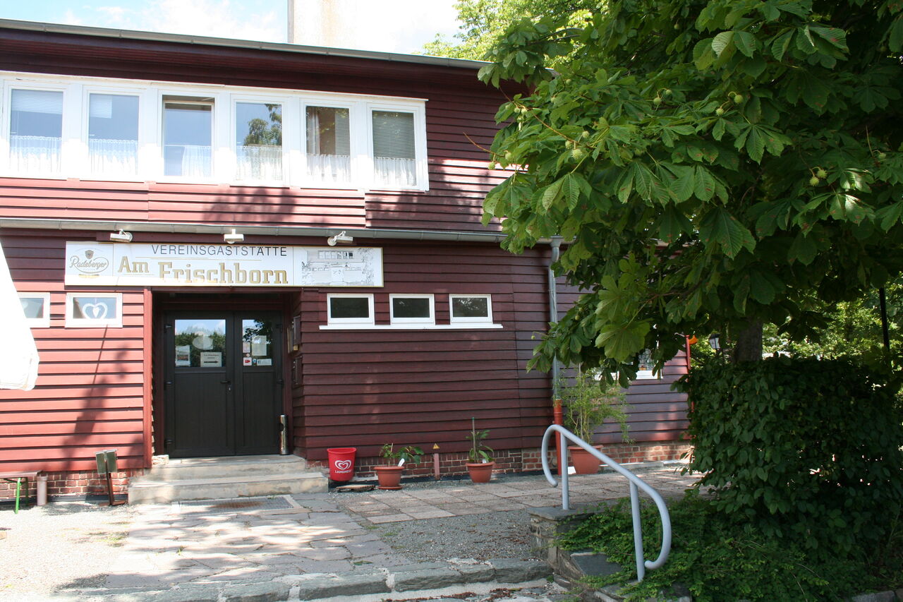 Haupteingang der