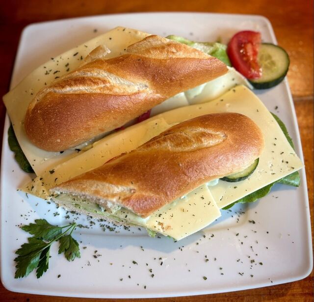 Frisches Käse-Baguette – Einfach, ehrlich, köstlich