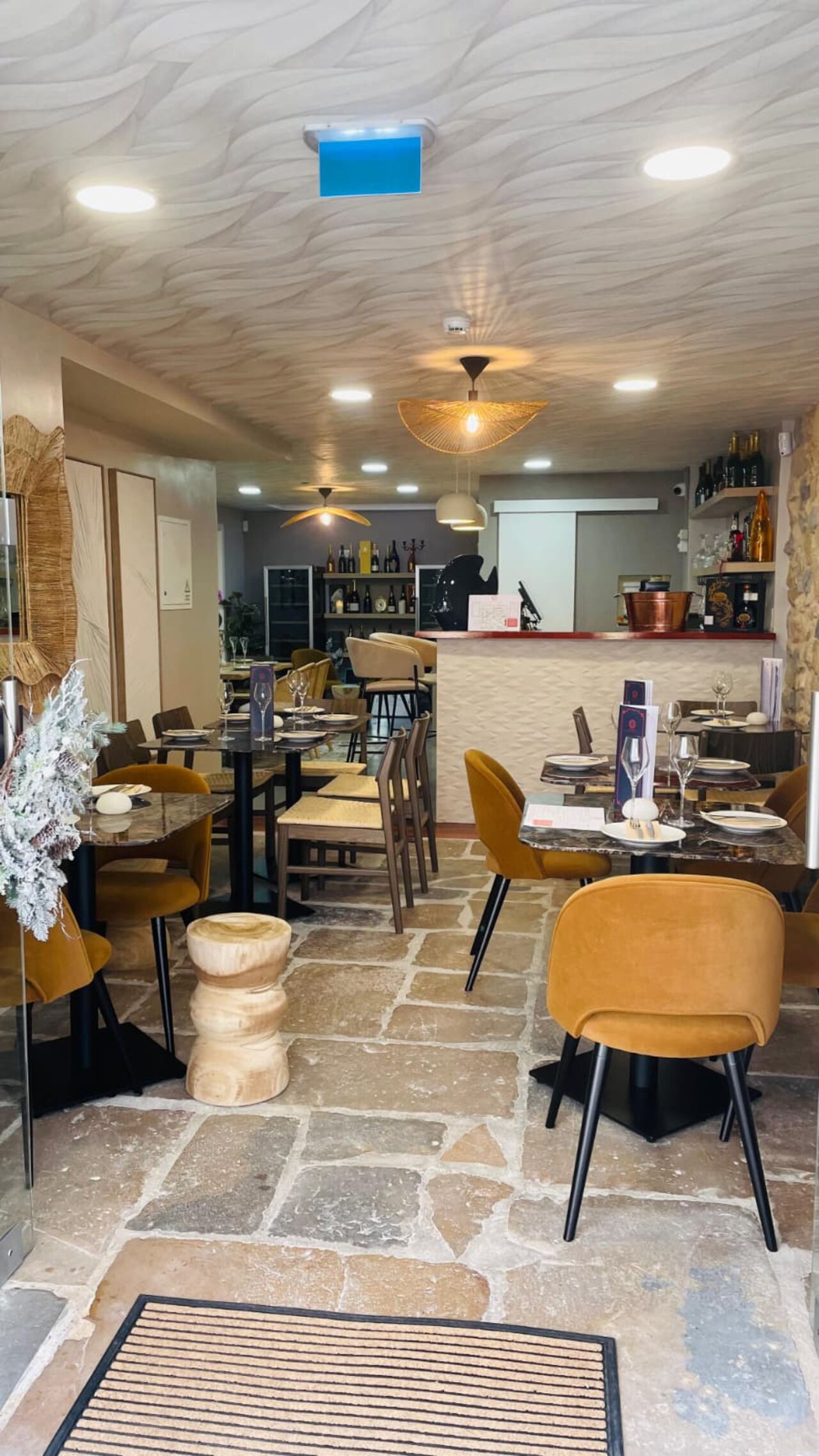 Sabrage moved to Cascais