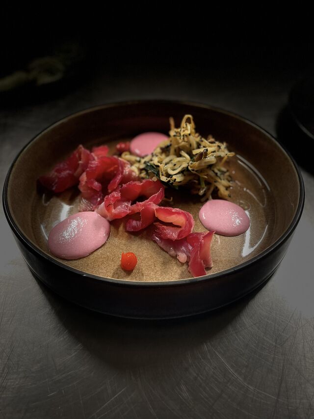 Gravlax à la betterave et pousse de soja