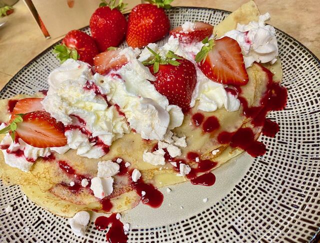 Crepe Façon Pavlova