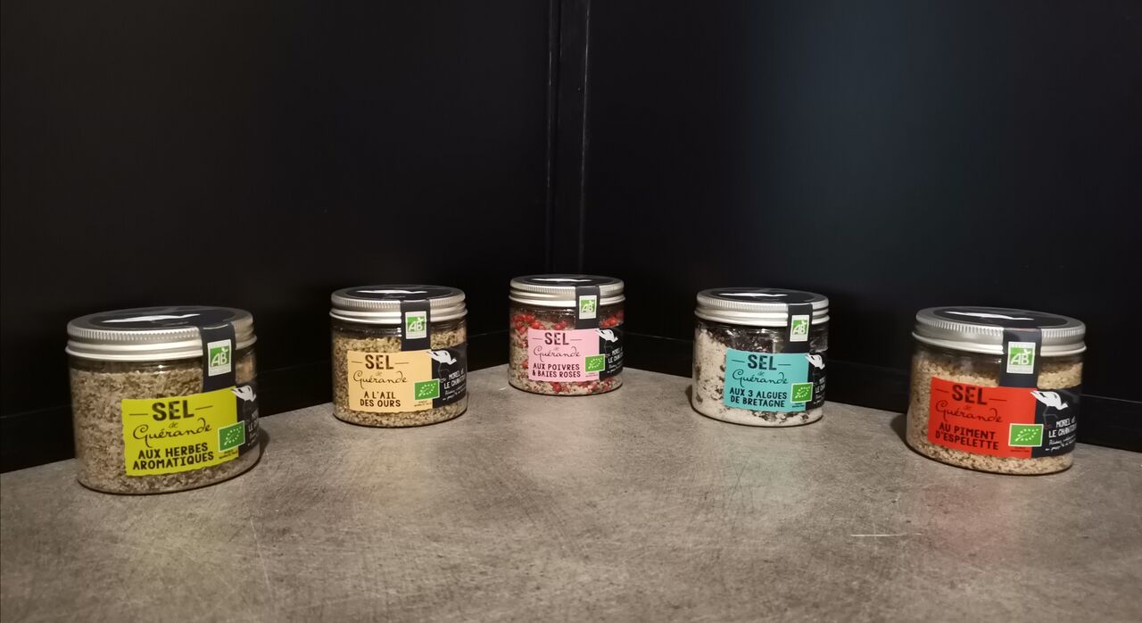 Sels bio de Guérande agrémentés de différents produits : piment d'Espelette, ail des ours, 3 algues, .. 150g=de 5.90€ à 6.50€ 