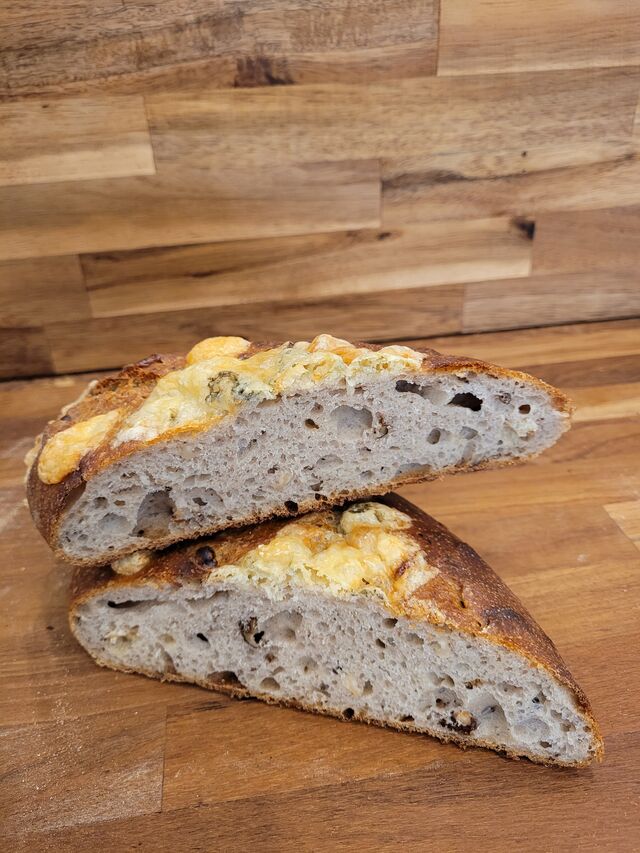 PAIN NOIX ET FOURME D'AMBERT
