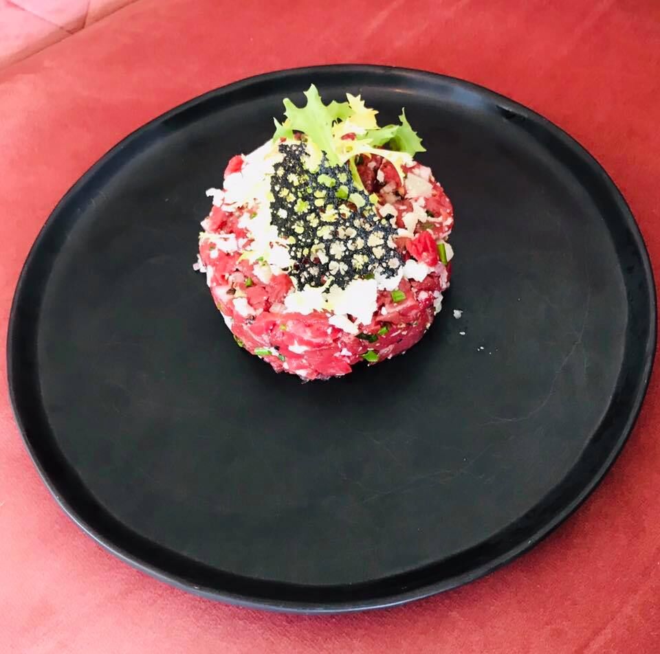 Tartare de boeuf à l'huile de truffe
