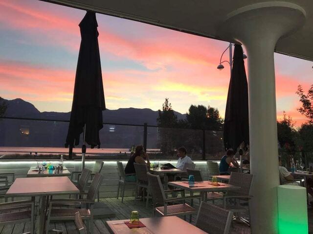 COUCHE DE SOLEIL VUE SUR LAC