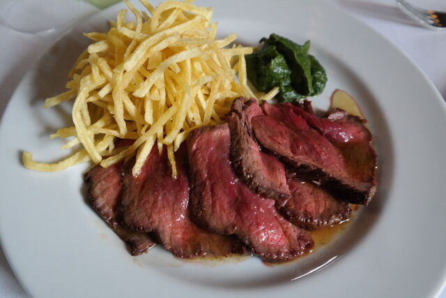 Rosbife c/batatas palito e esparregado