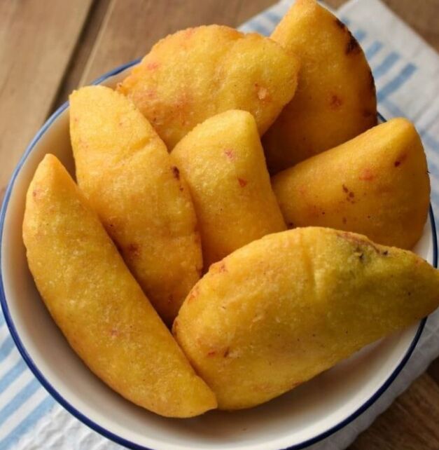 Empanadas de:
Queso
Carne
Pollo
Cazón
Y mucho mas