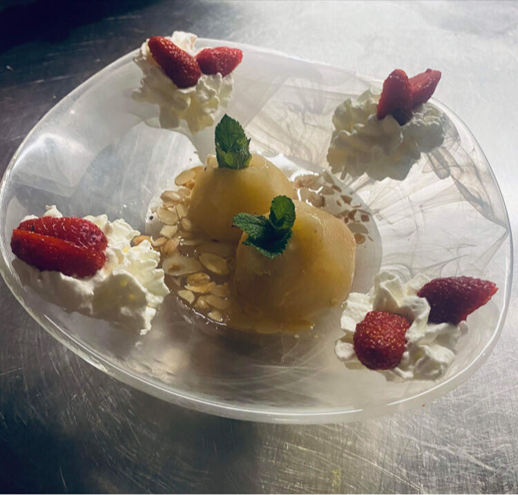 Poire poché a la lavande