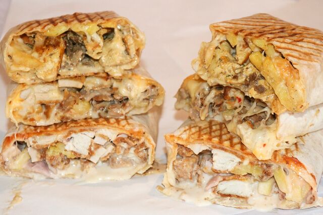 tacos viandes au choix( kebab, poulet, steak, kefta, cordon bleu, tender, nuggets )
TailleL, Taille XL