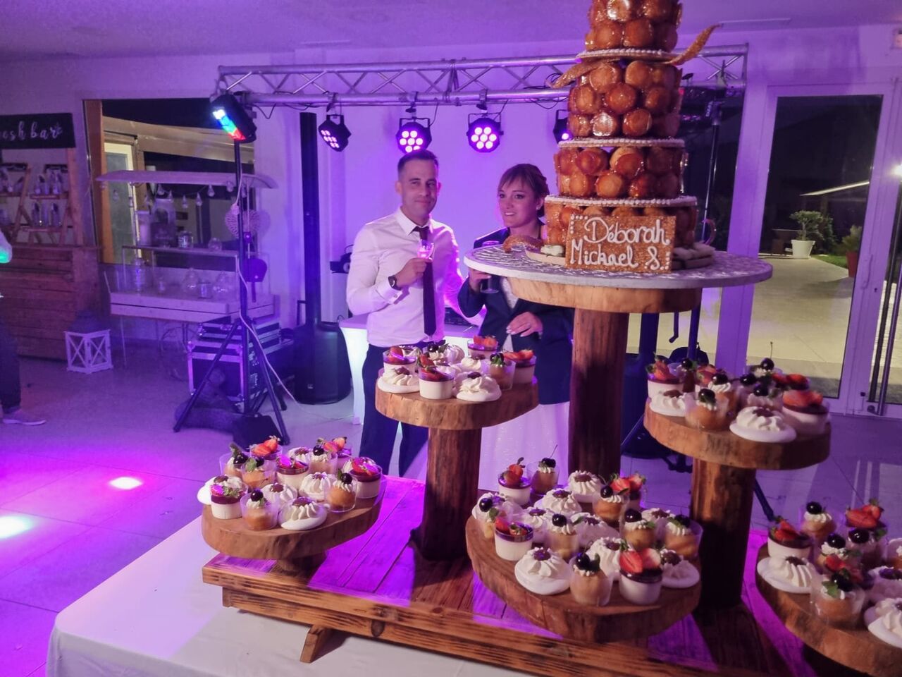 Farandole de mignardises et pièce montée