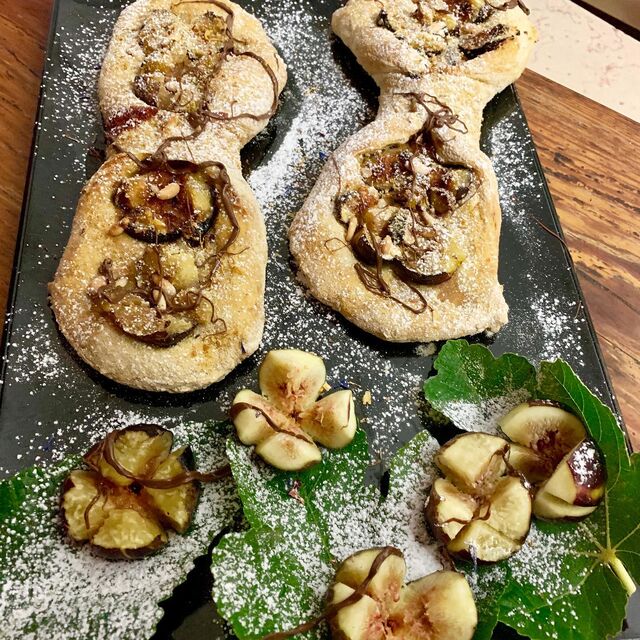 Pane con fichi e noci