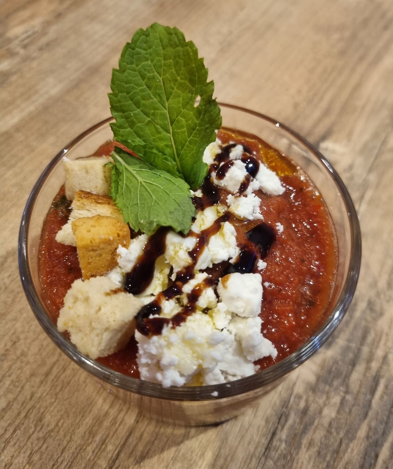 Gaspacho et son chèvre frais