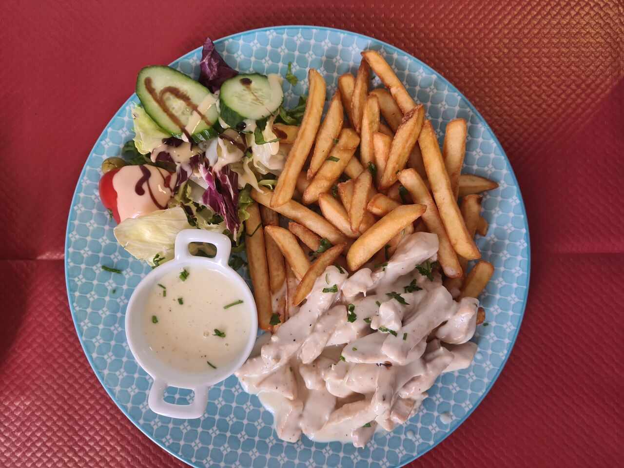 Émincé au poulet accompagnement frites