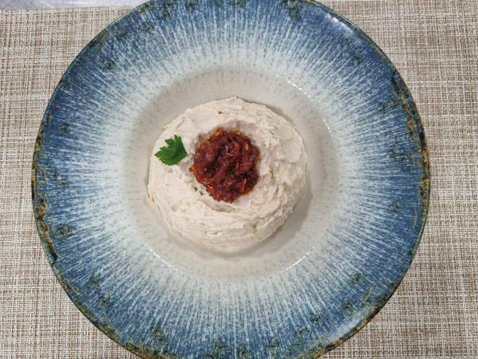 Fasole Batuta cu Ceapa Caramelizata