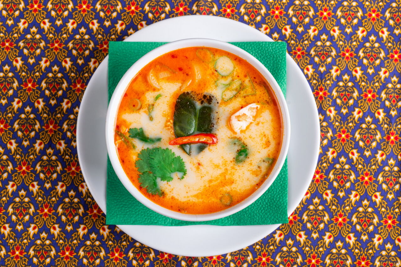 1. TOM YUM 