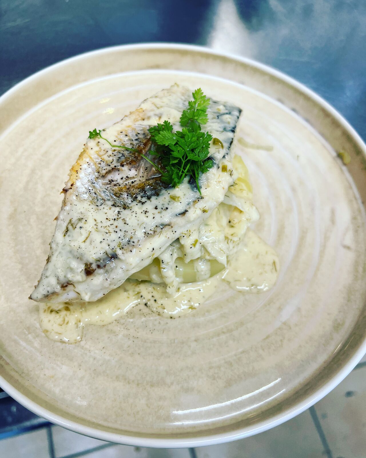 le filet de bar de ligne, fenouil, beurre blanc aneth