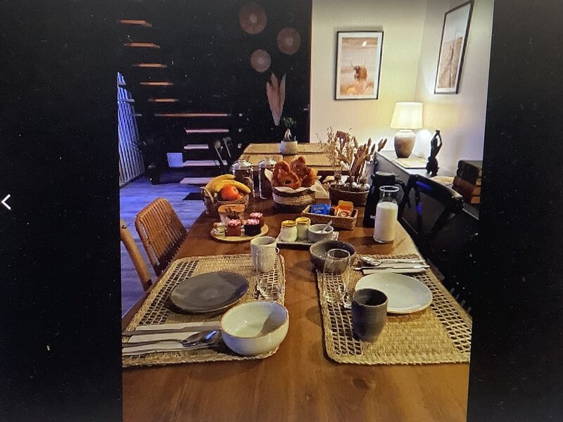 Salle petit déjeuner et dîner