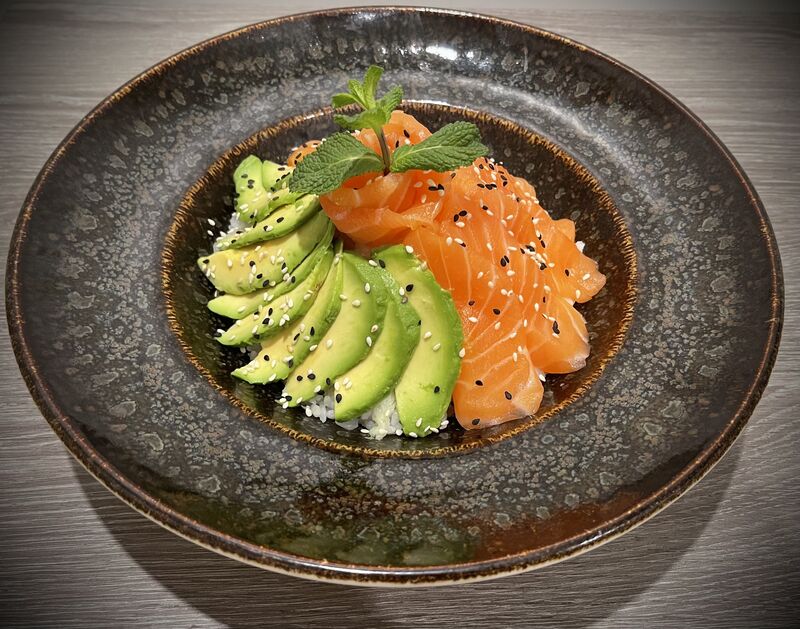 Chirashi saumon avocat