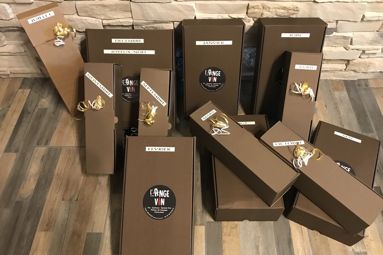 Pour offrir !! 12 coffrets de vins!!