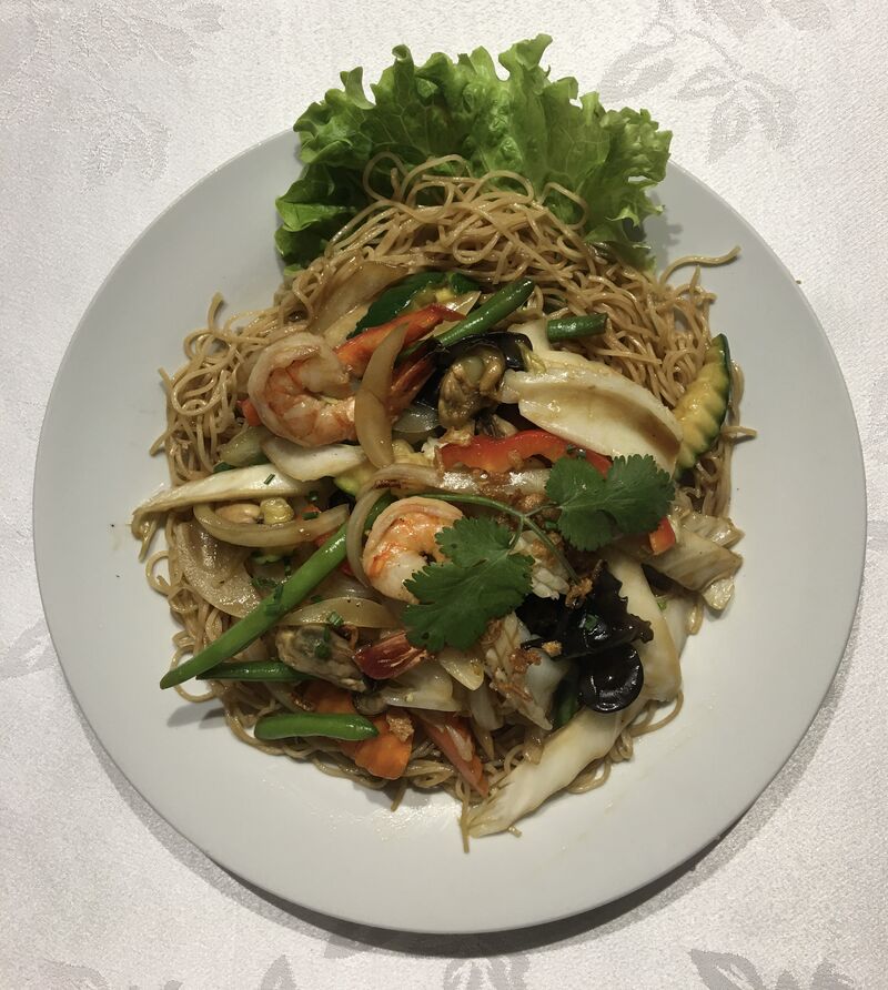  Nouilles sautées aux crevettes avec légumes